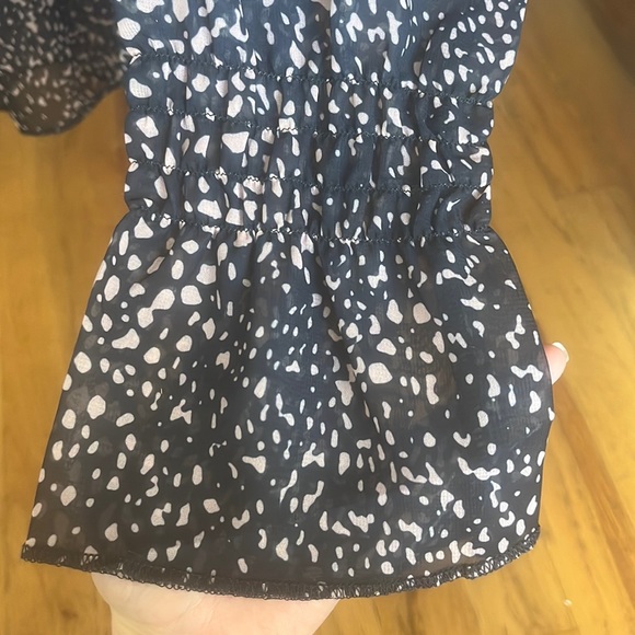 Patterned Blouse - Picture 4 of 5